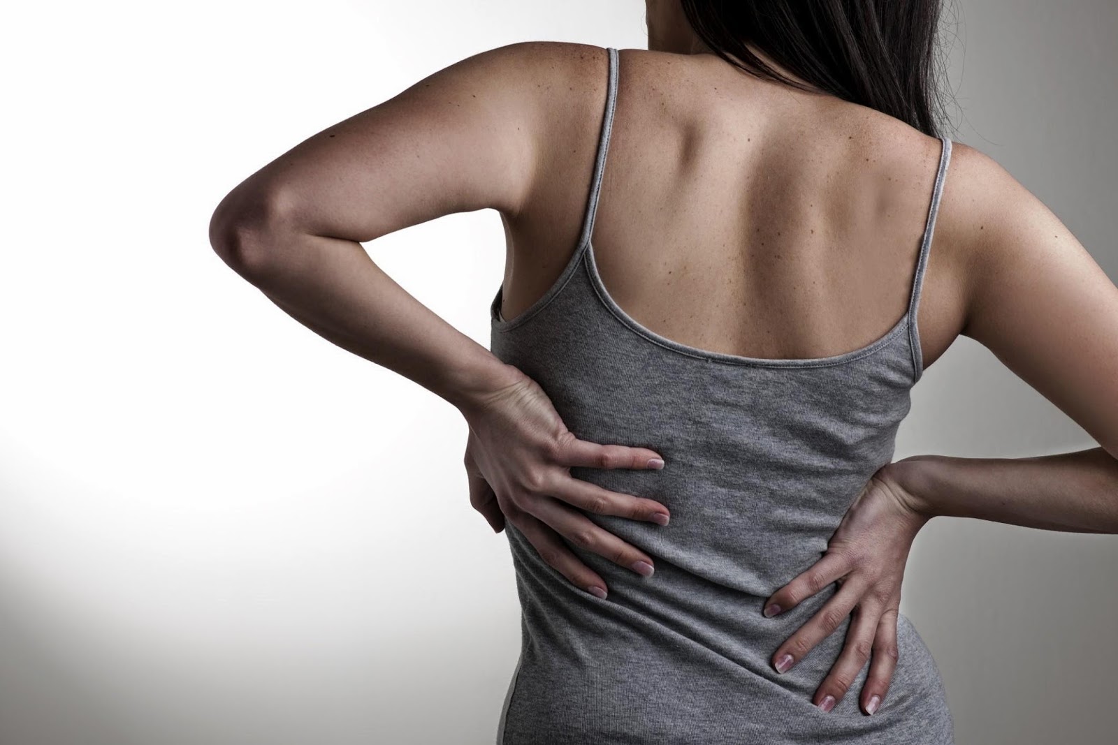 La hernia sheynogo del departamento de la columna vertebral a que médico